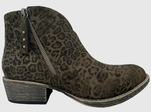 Charming-Very G Leopard Print Casual Bootie